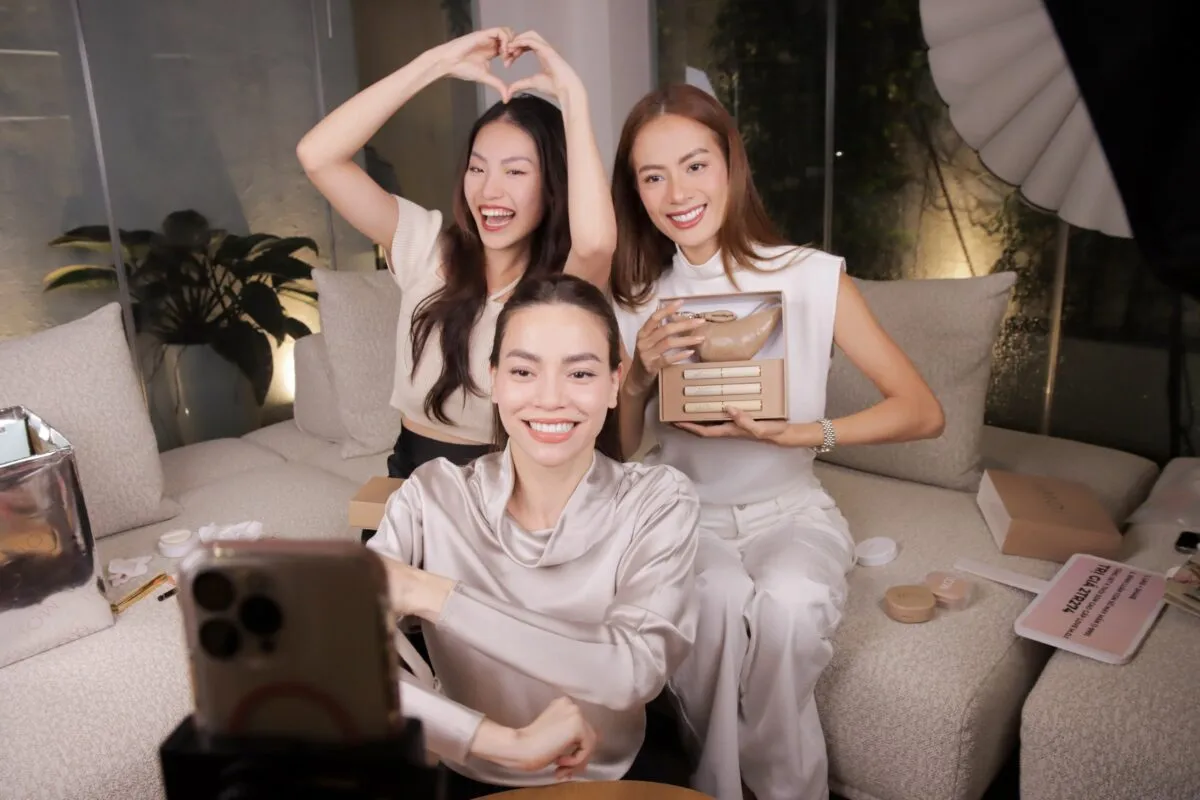 vi-sao-nhieu-sao-viet-giau-nut-do-do-vach-nhung-van-do-xo-di-livestream-ban-hang-1