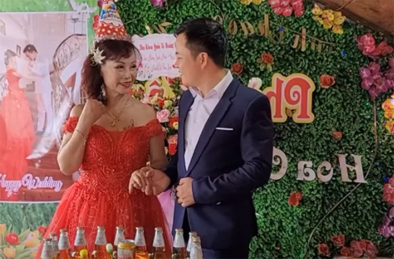 co-dau-thu-sao-u70-gay-sot-khi-cuoi-chong-kem-35-tuoi-nay-xuat-hien-voi-khuon-mat-nhu-gai-18-4