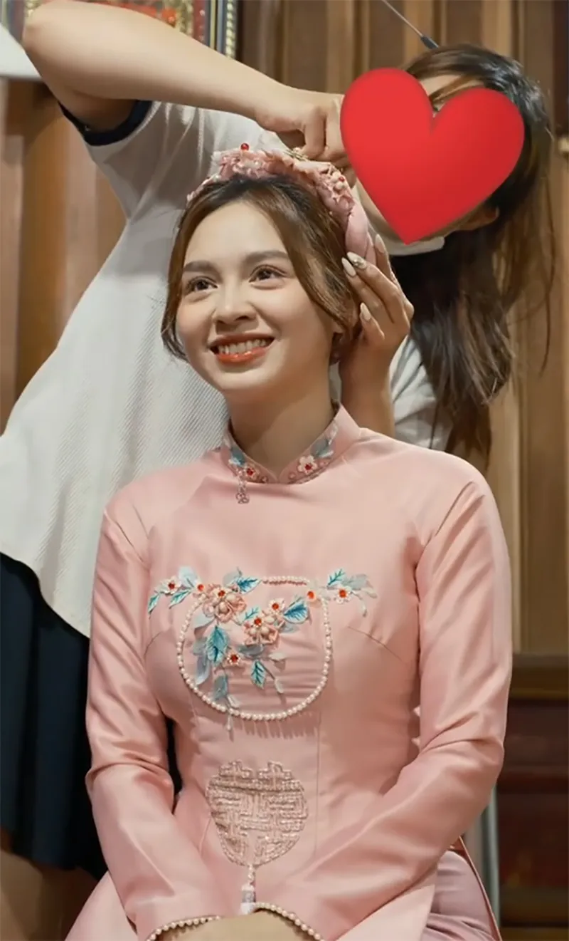 tiktoker-ha-ma-tau-xuat-hien-cuc-xinh-lam-dam-hoi-lan-dau-he-lo-co-ngoi-nha-khung-toan-do-go-4