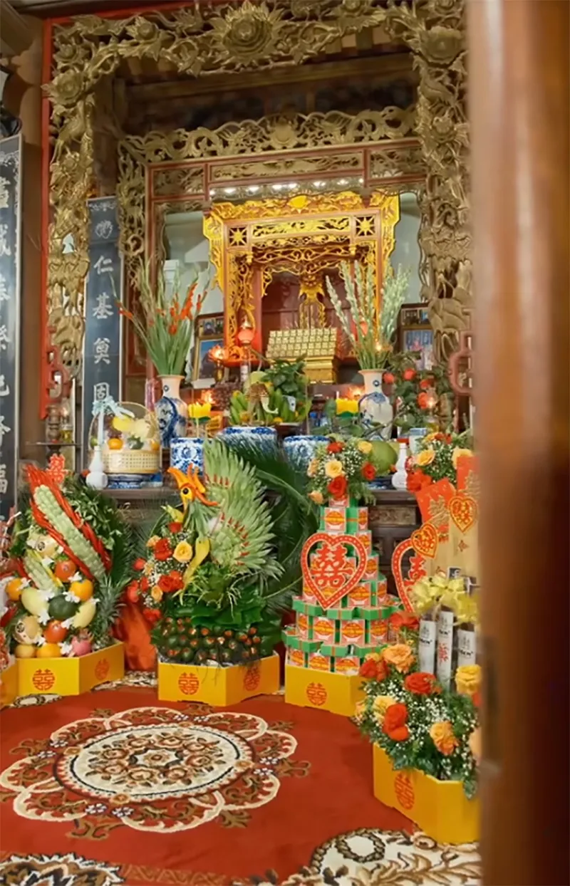 tiktoker-ha-ma-tau-xuat-hien-cuc-xinh-lam-dam-hoi-lan-dau-he-lo-co-ngoi-nha-khung-toan-do-go-9