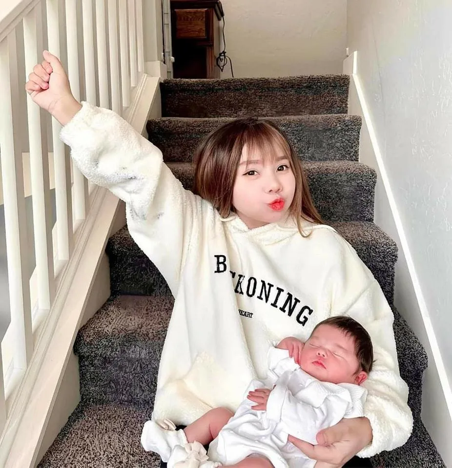 cap-dong-gioi-mui-xu--bi-bao-buon-vi-con-gai-bi-noi-giong-thieu-nang-do-huong-di-truyen-diem-nay-tu-me-8