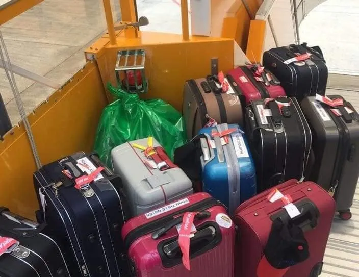 cap-nhat-quy-dinh-moi-2024-ve-hanh-ly-xach-tay-tren-may-bay-viet-nam-luu-y-khi-mua-ve-ve-que-an-tet-1