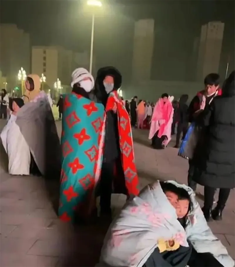 canh-tuong-sau-tran-dong-dat-nua-dem-khien-1-thanh-pho-o-trung-quoc-tan-hoang-hon-111-nguoi-khong-qua-khoi-8