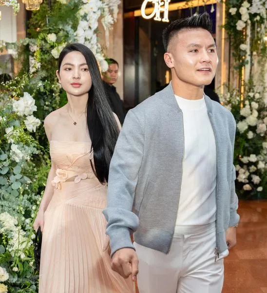 chu-thanh-huyen--vo-cua-quang-hai-la-ai-4