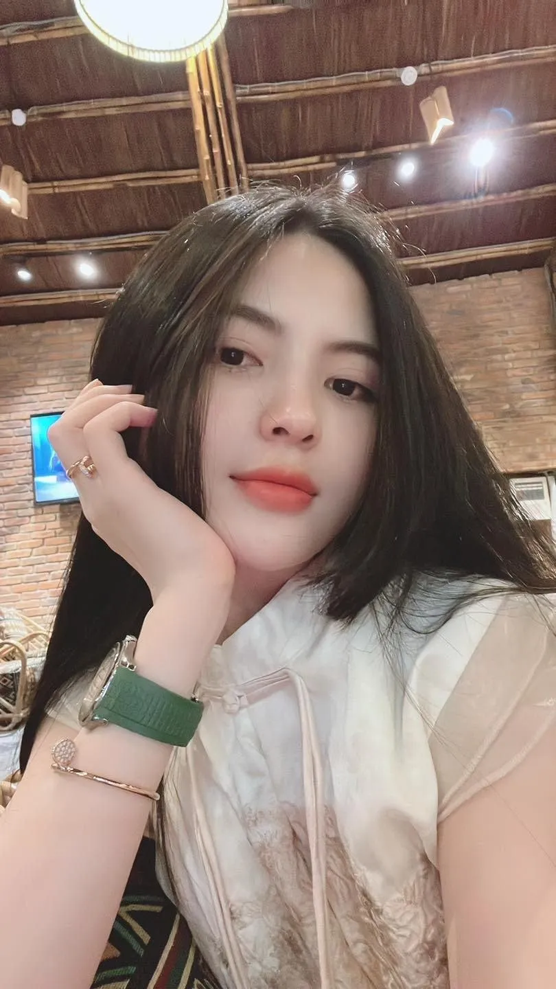 chu-thanh-huyen--vo-cua-quang-hai-la-ai-5