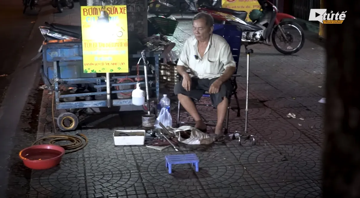 cu-ong-70-tuoi-2-lan-mac-tai-bien-ngay-ngay-va-xe-muu-sinh-con-gai-di-lam-xa-goi-dien-deu-tat-may-3