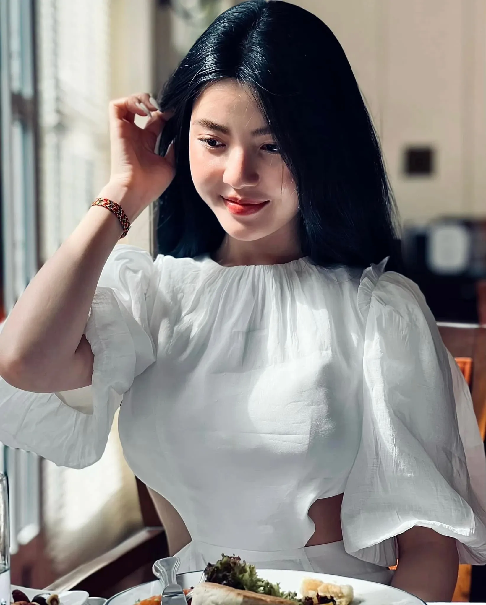 dan-mang-do-xo-tim-kiem-nha-chu-thanh-huyen-sau-le-dam-ngo-biet-thu-trong-ngo-noi-that-toan-do-go-hoanh-trang-9