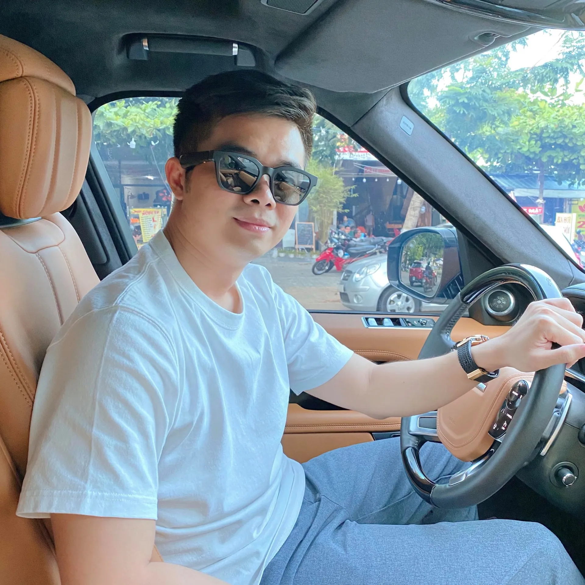 than-the-chong-cua-co-dau-xinh-nhu-hoa-hau-trong-clip-5-trieu-view-2