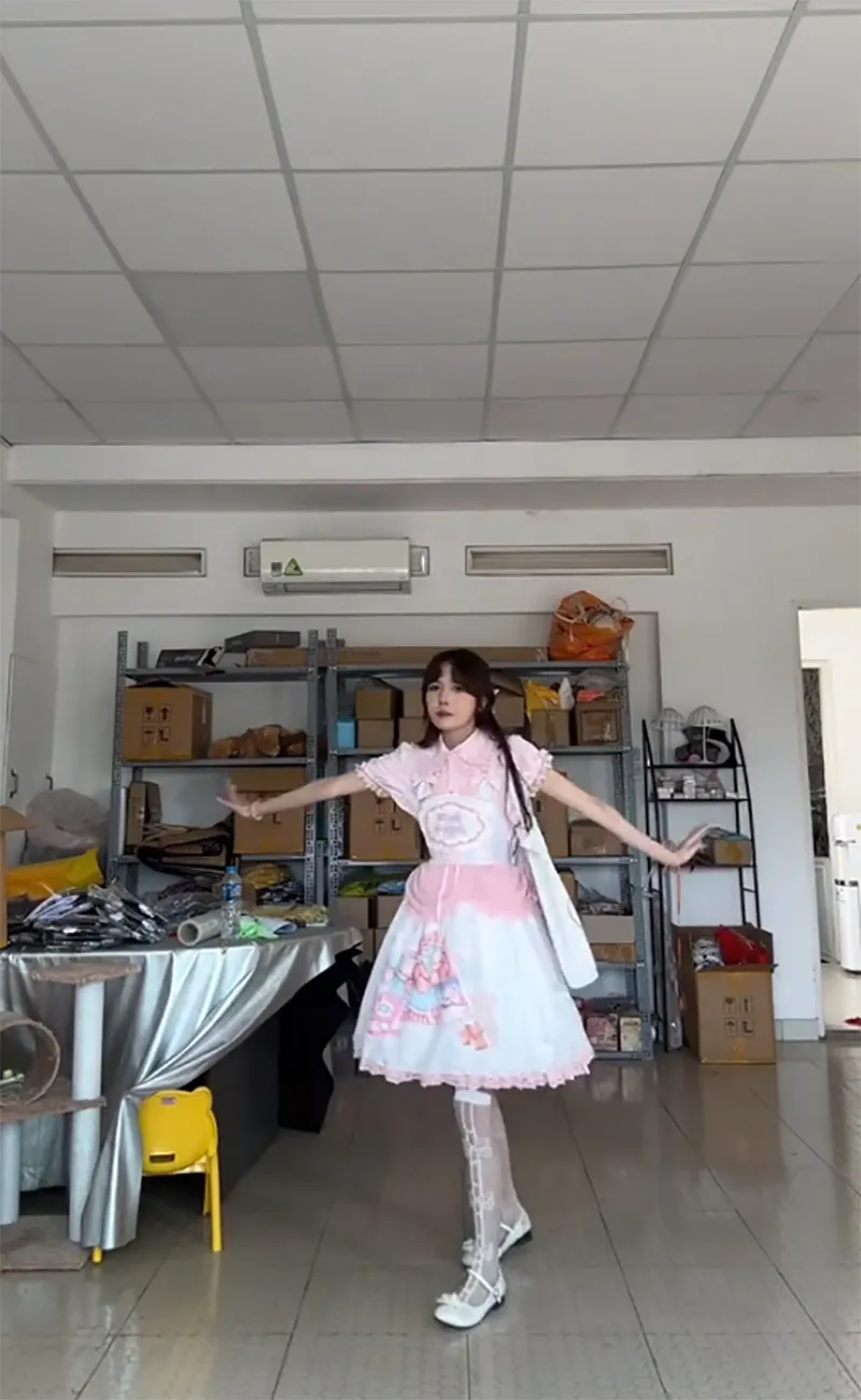 khong-phai-haha-day-moi-la-tiktoker-rich-kid-trong-truyen-thuyet-mua-nha-mat-pho-14-ty-lap-luon-thang-may-4-tang-5