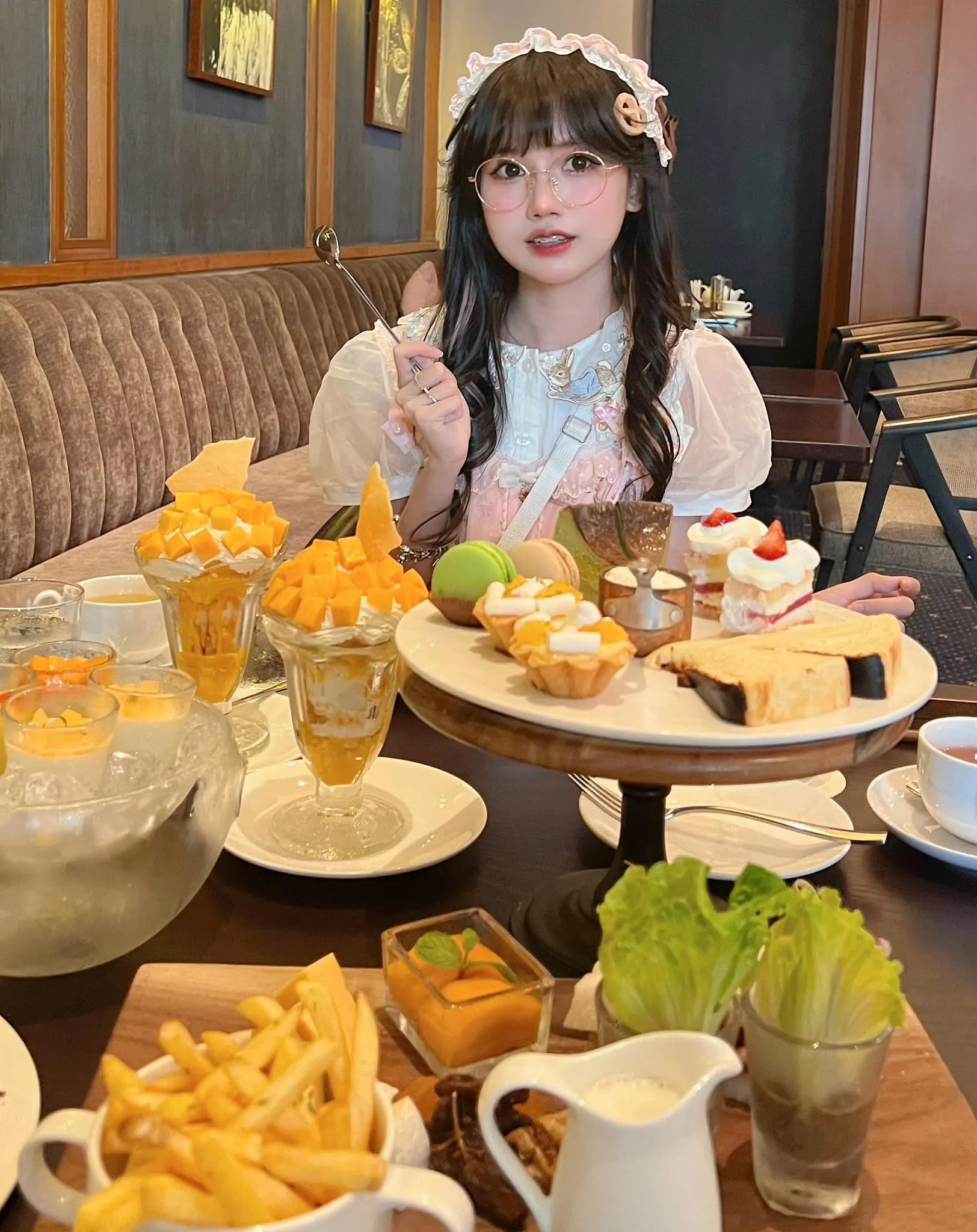 khong-phai-haha-day-moi-la-tiktoker-rich-kid-trong-truyen-thuyet-mua-nha-mat-pho-14-ty-lap-luon-thang-may-4-tang-8