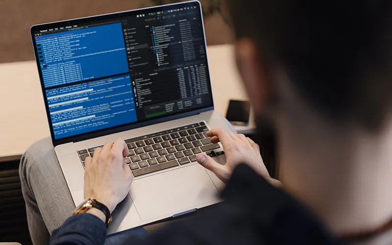 tung-la-cong-viec-co-thu-nhap-hang-top-nam-2023-tro-thanh-nam-mat-viec-cua-nhan-su-it-la-vi-sao-2