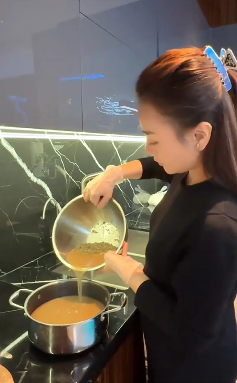 phuong-oanh-mang-thai-doi-vac-bung-khe-ne-nau-mon-an-bo-xuong-cho-shark-binh-chieu-chong-the-nay-bao-sao-duoc-cung-4