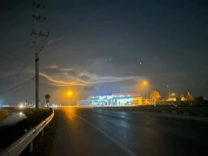 hien-tuong-vet-sang-ky-la-xuat-hien-tren-bau-troi-cac-tinh-phia-bac-sang-ngay-26-12-la-gi-3