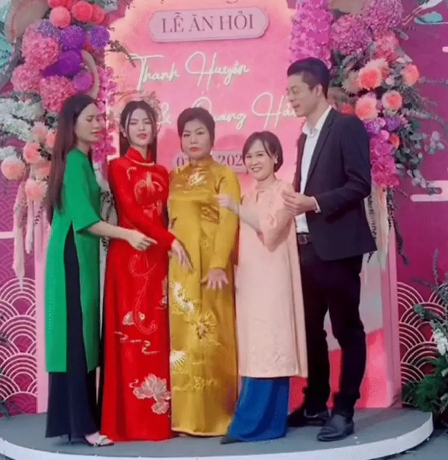 chu-thanh-huyen-gap-song-gio-trong-ngay-vui-chi-mot-hanh-dong-voi-me-ruot-da-bi-netizen-che-trach-1