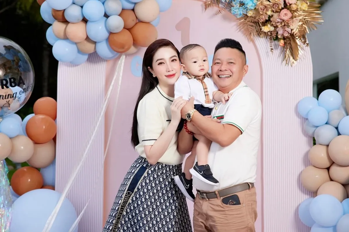 vo-chong-bao-thy-dat-ten-3-tu-cho-con-trai-ho-phan-nghe-xong-ai-cung-gat-gu-qua-la-cai-ten-quyen-quy-4