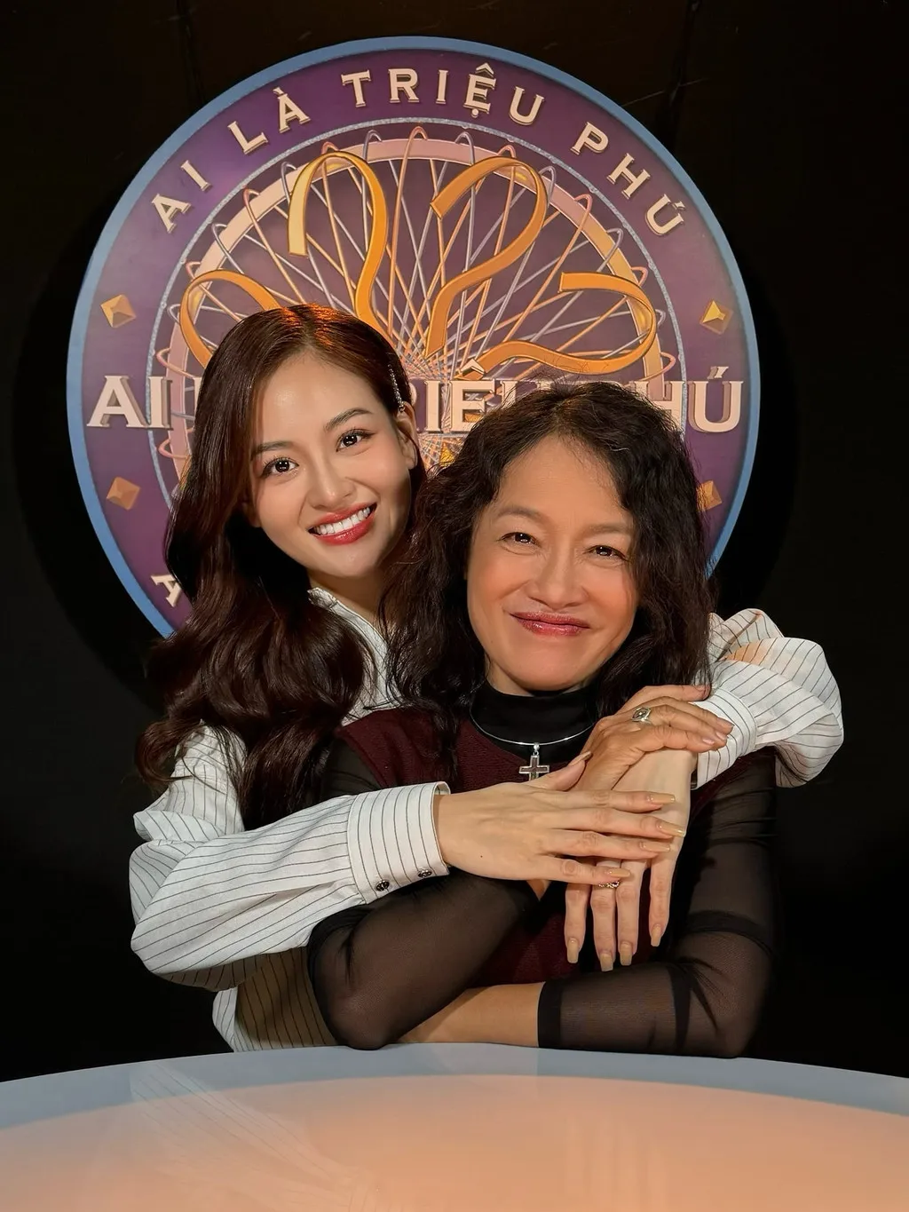 nu-dien-vien-gio-vang-vtv-gay-sot-khi-thi-ai-la-trieu-phu-chua-gi-da-u-o-vi-mot-dac-san-nghe-an-2