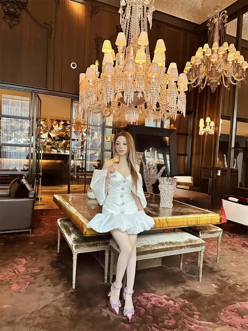 huyen-baby-giau-the-nao-ma-gat-dau-khong-do-du-khi-dieu-nhi-nho-tai-tro-san-khau-chi-dep-2023-7