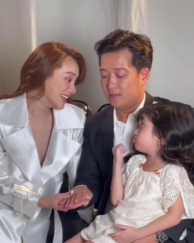 con-gai-5-tuoi-cua-truong-giang-ten-chi-co-1-chu-tung-bi-bo-me-giau-kin-nay-da-lo-can-canh-dung-mao-1