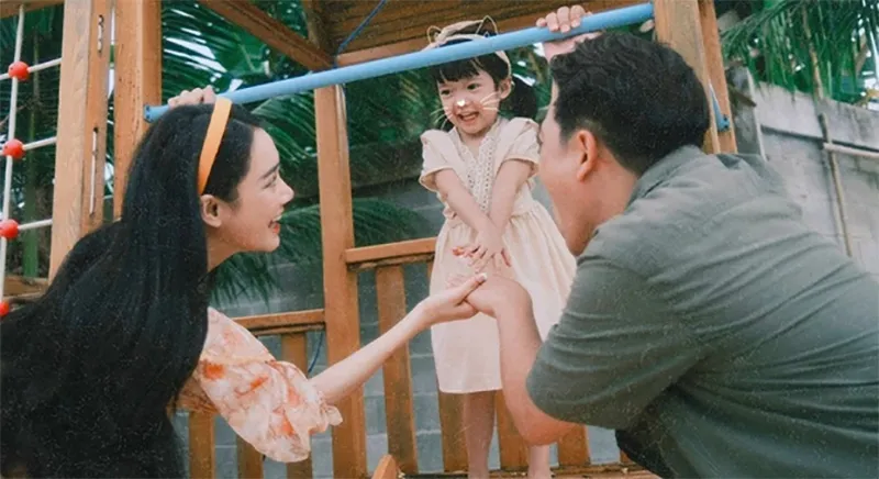 con-gai-5-tuoi-cua-truong-giang-ten-chi-co-1-chu-tung-bi-bo-me-giau-kin-nay-da-lo-can-canh-dung-mao-7