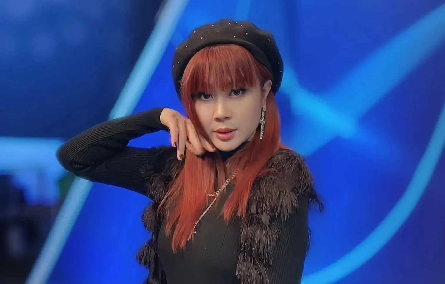 giang-vien-nhac-vien-nem-dien-thoai-ve-phia-luu-thien-huong-se-bi-xu-ly-the-nao-2