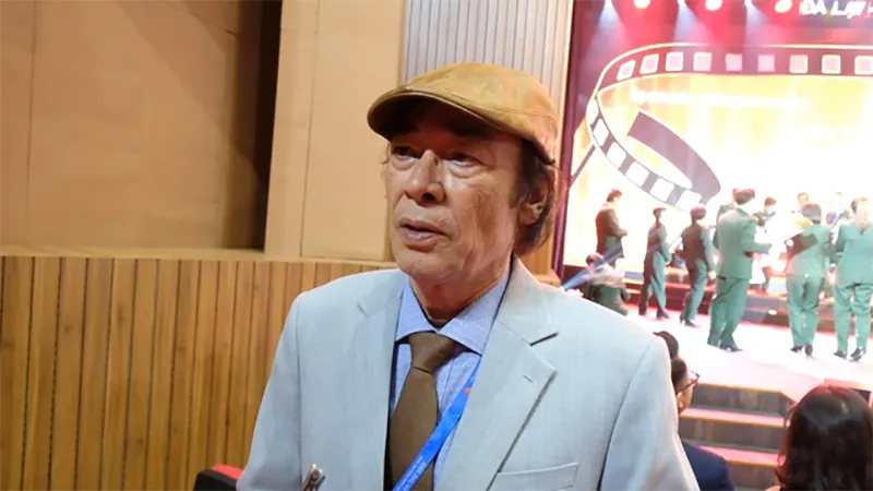 soi-phuong-tien-di-su-kien-cua-dan-sao-viet-nguoi-chay-xe-bac-ty-dan-nghe-si-ky-cuu-di-xe-may-xe-om-6