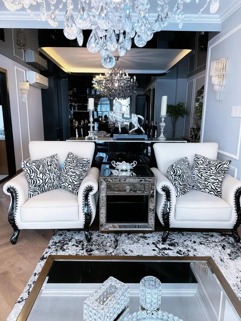nam-ca-si-viet-noi-tieng-mot-thoi-co-gia-tai-do-so-u50-khong-vo-con-song-trong-penthouse-8-phong-ngu-10-toilet-5