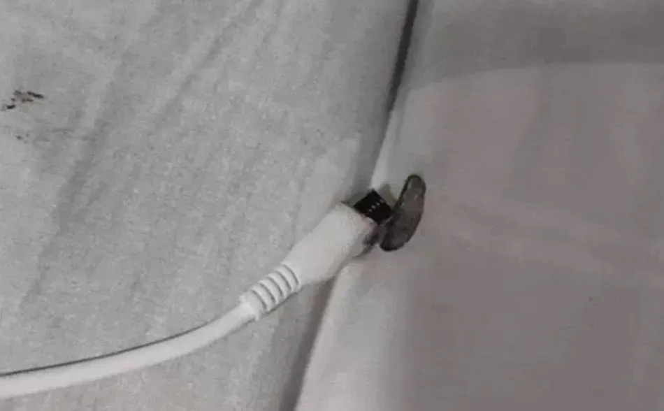 thoi-quen-kho-bo-nguy-hiem-cuc-do-khi-dung-sac-dien-thoai-100-nguoi-co-99-nguoi-pham-phai-xem-clip-ma-het-hon-1