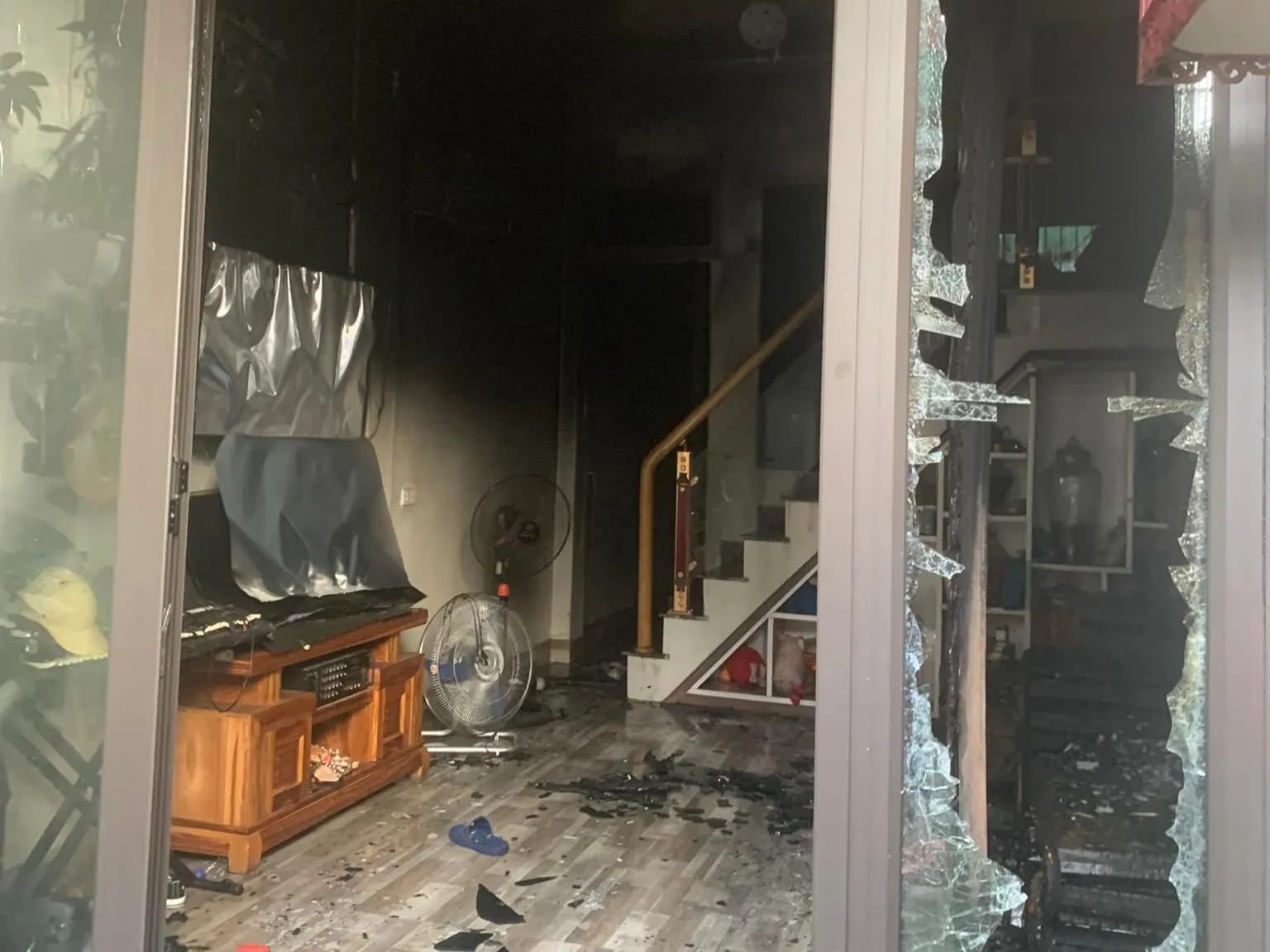 thoi-quen-kho-bo-nguy-hiem-cuc-do-khi-dung-sac-dien-thoai-100-nguoi-co-99-nguoi-pham-phai-xem-clip-ma-het-hon-2