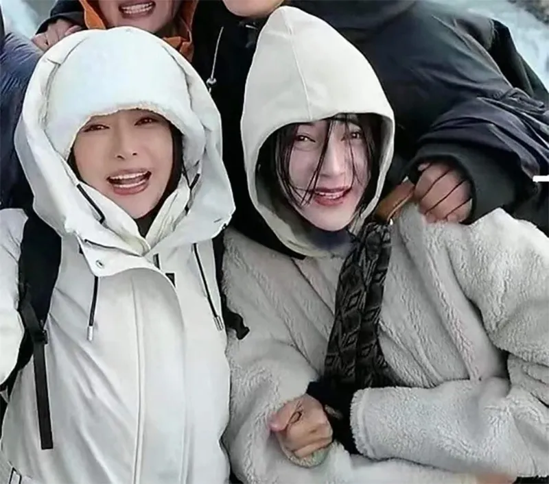 dich-le-nhiet-ba-vi-truyen-thong-hoa-ngu-che-gia-tao-gay-rac-roi-cho-quay-phim-roi-chi-cuoi-cho-qua-7