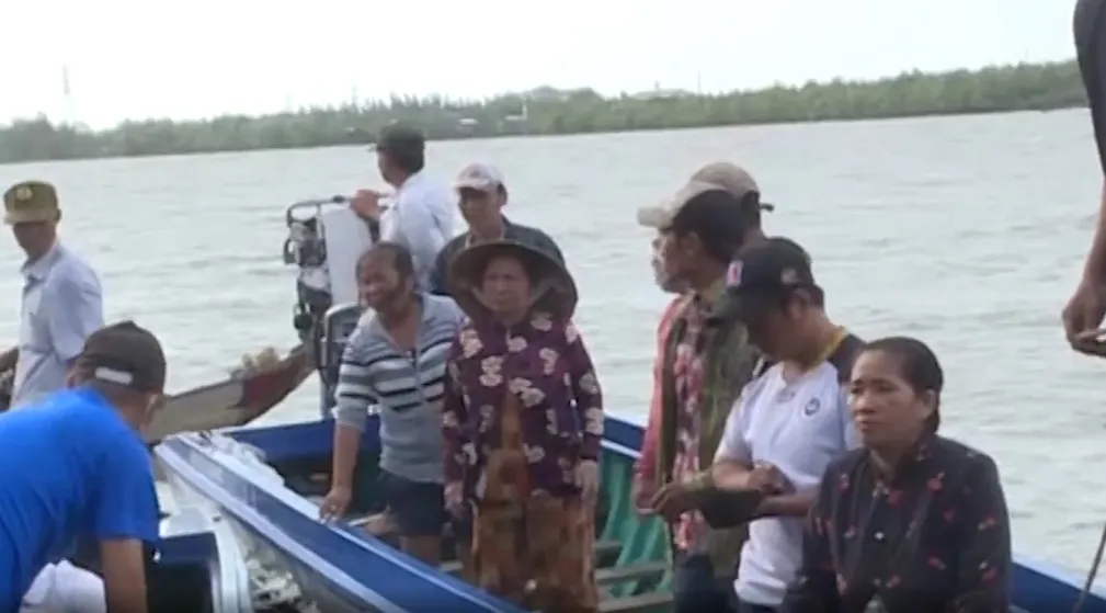 camera-bat-tron-giay-phut-am-anh-trong-vu-3-tho-lan-o-ca-mau-mat-tich-sau-tieng-no-manh-6