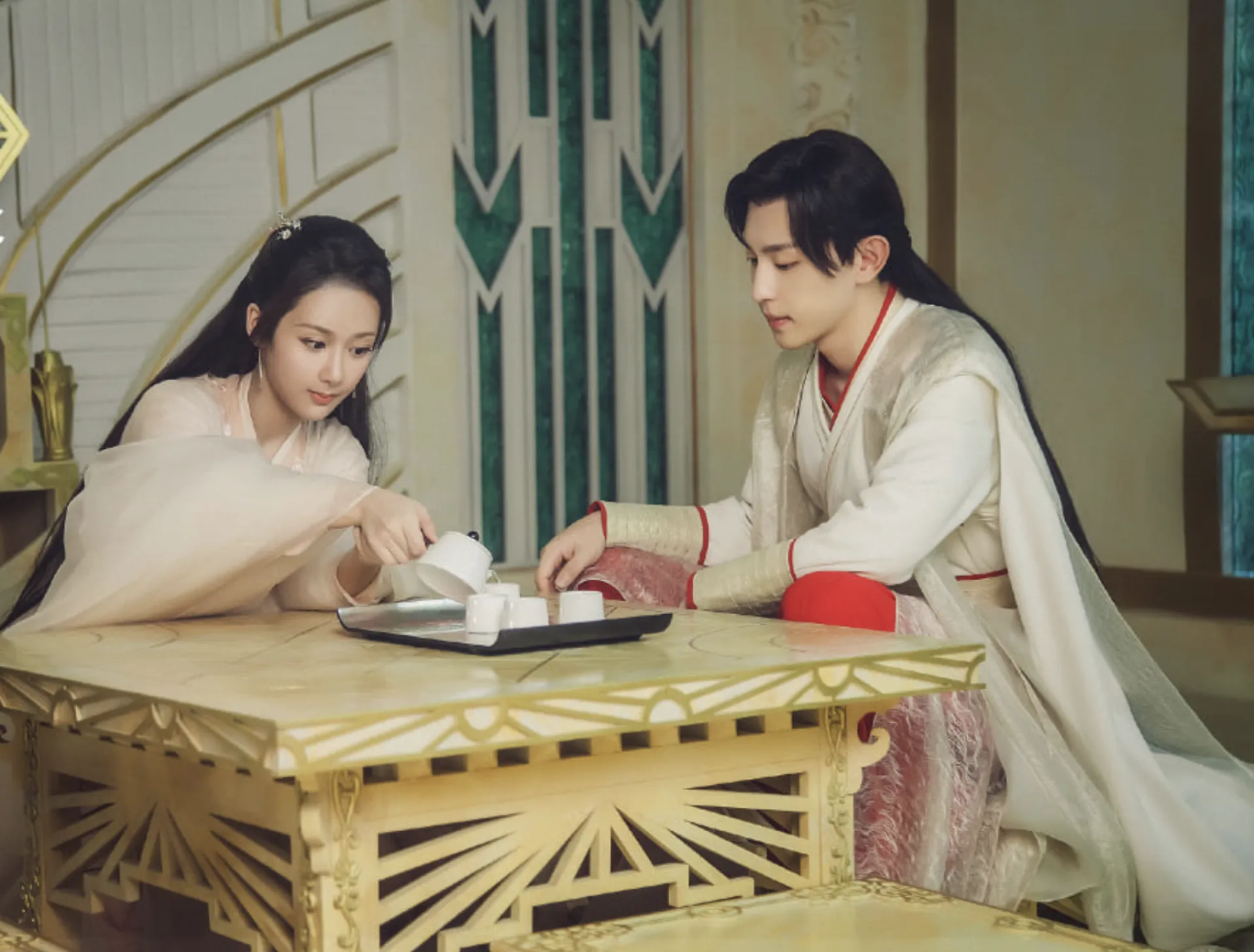 nhan-cat-xe-345-ty-phim-duong-tu-bi-netizen-doi-dieu-tra-thue-lieu-co-di-vao-vet-xe-do-cua-nguoi-tinh-man-anh-6