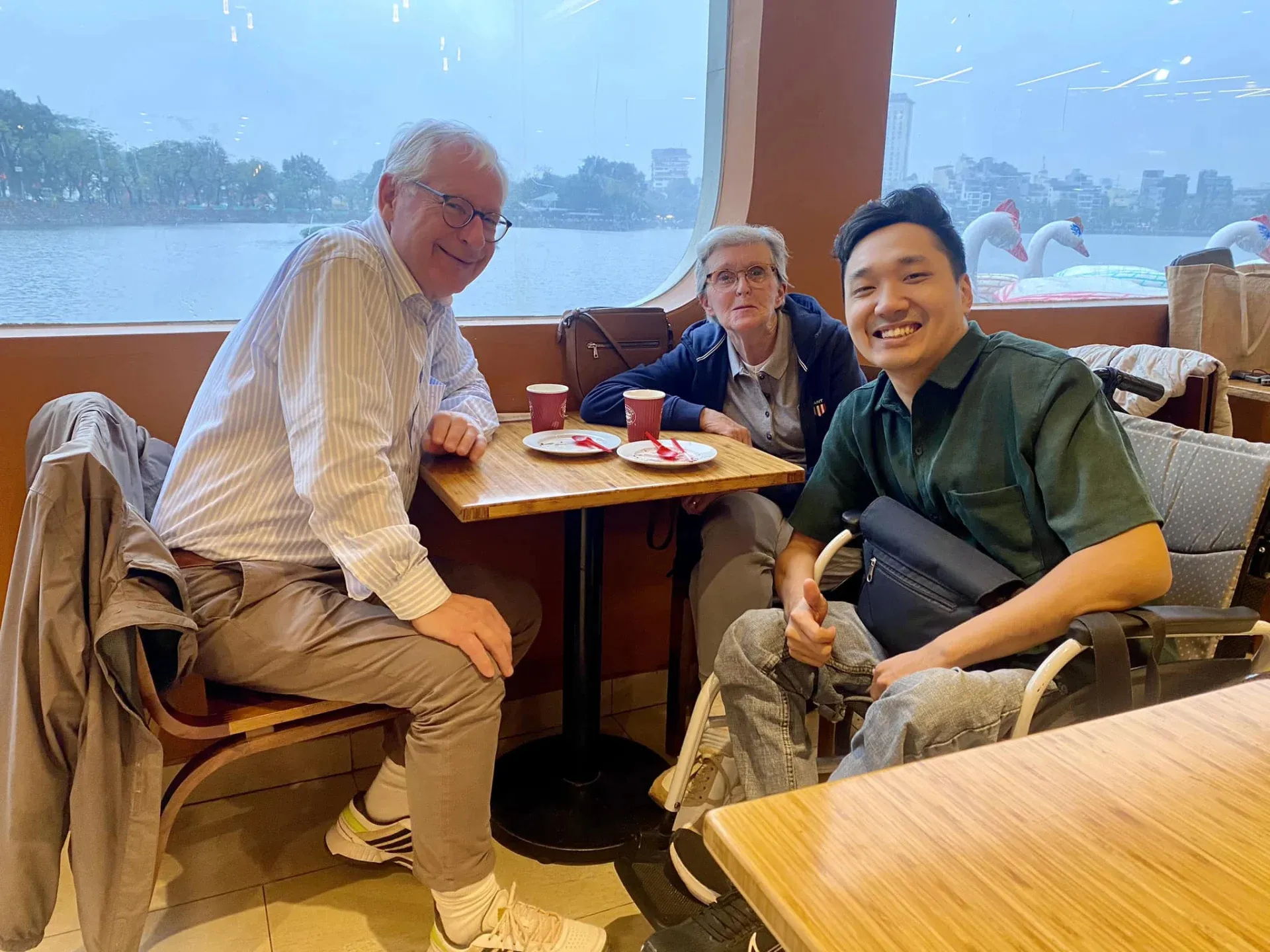 thuc-hu-chuyen-nam-tiktoker-noi-chu-quan-pho-duoi-vi-ngoi-xe-lan-bi-phat-75-trieu-dong-2