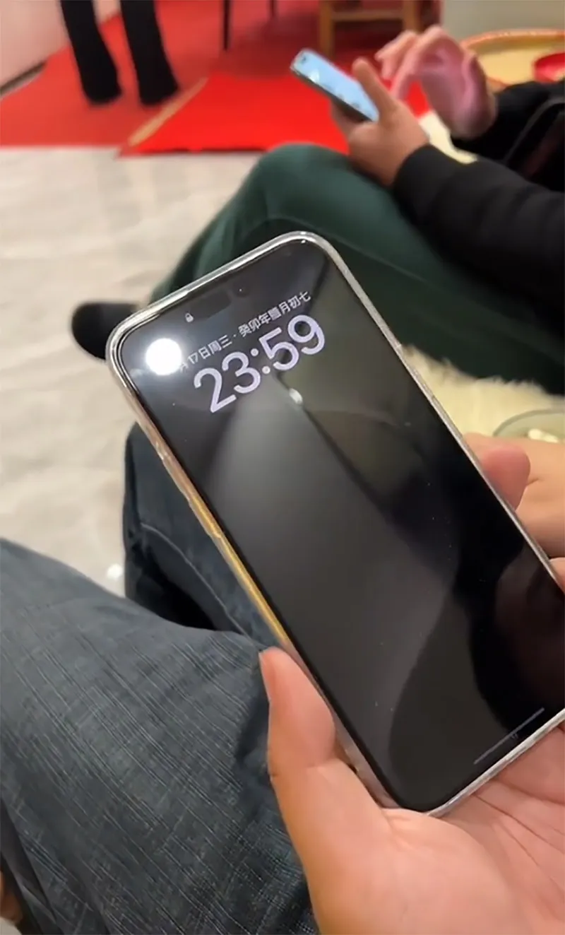 bi-an-nghi-thuc-ruoc-dau-luc-nua-dem-chu-re-phai-cong-co-dau-vao-nha-bo-me-chong-khong-duoc-xuat-hien-2