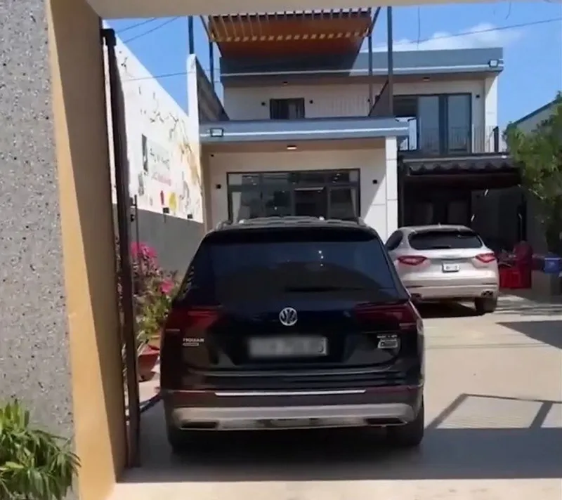 soi-ngoc-ngach-trong-can-nha-khang-trang-mc-quyen-linh-xay-tang-me-o-que-tuy-khong-hoanh-trang-nhung-tien-nghi-1