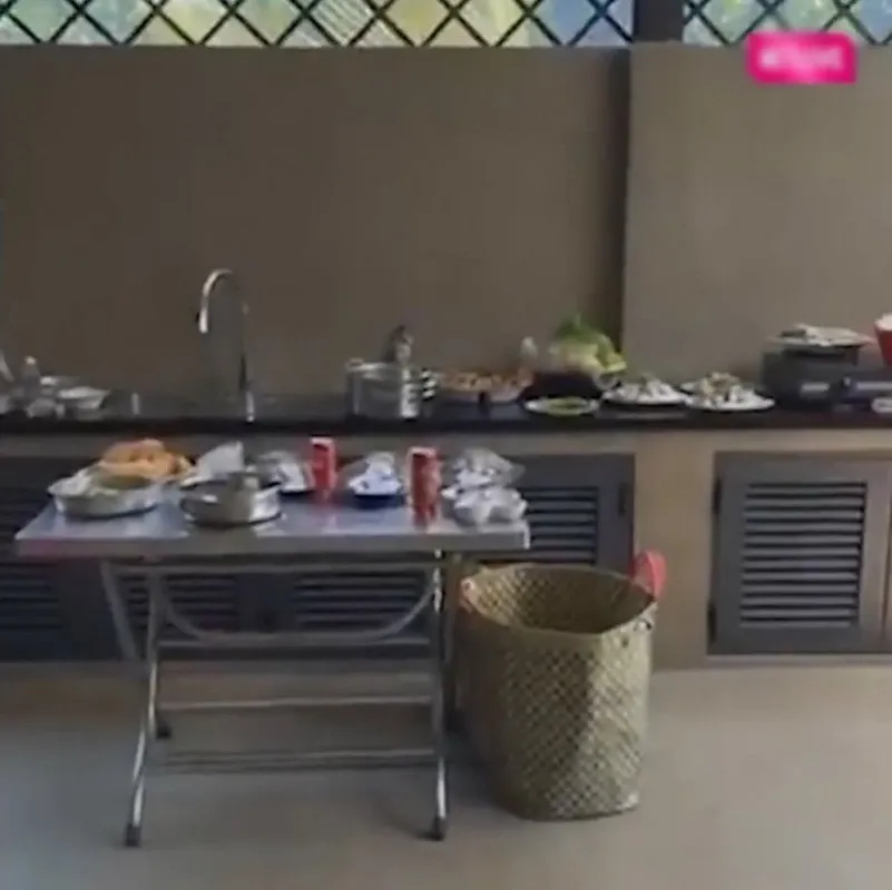 soi-ngoc-ngach-trong-can-nha-khang-trang-mc-quyen-linh-xay-tang-me-o-que-tuy-khong-hoanh-trang-nhung-tien-nghi-6