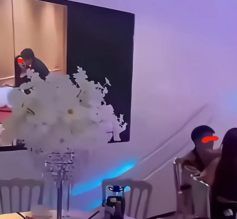 phat-hien-co-dau-map-mo-voi-nguoi-khac-chu-re-chieu-luon-doan-clip-do-mat-cua-vo-trong-dam-cuoi-2