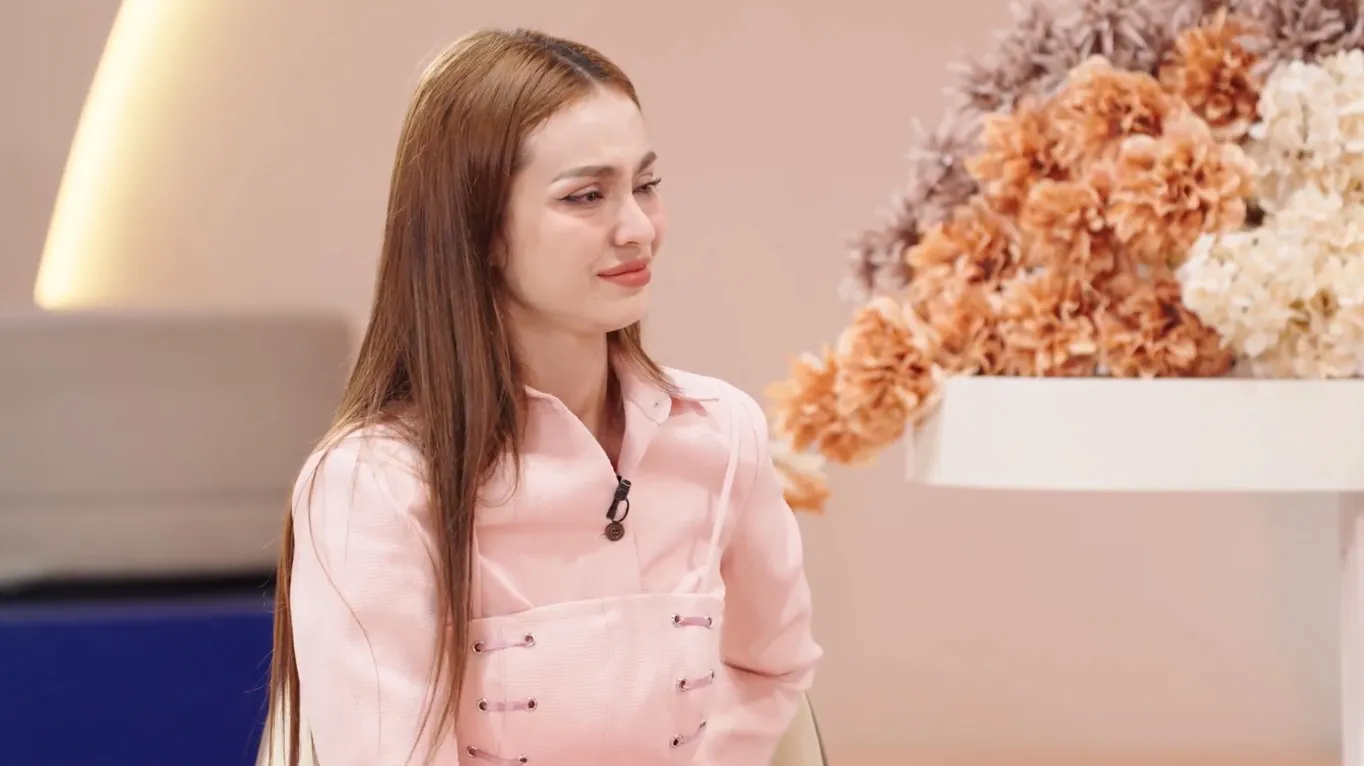 mlee-lam-gi-duoc-cac-chi-dep-ung-ho-het-long-giup-phuong-vy-lam-nhac-den-4h-sang-lo-tat-tan-tat-cho-team-2