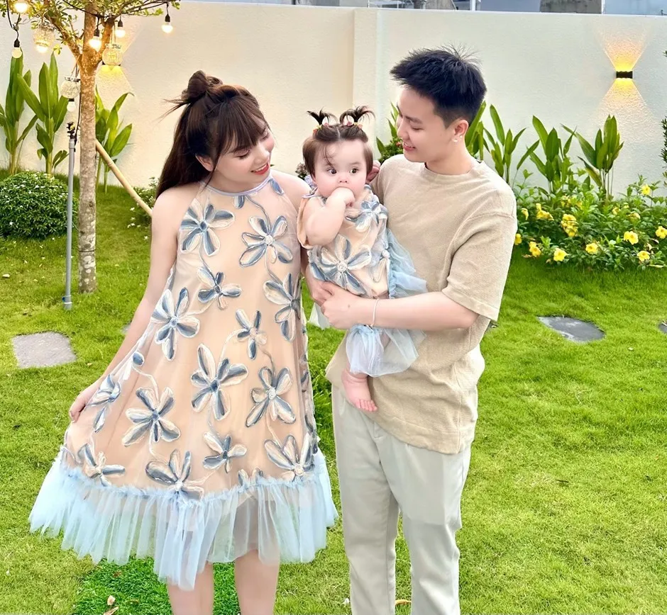 gia-dinh-bi-bao--mui-xu-dien-ca-cay-den-chup-anh-nam-moi-duoc-khen-ngoi-nho-1-chi-tiet-4