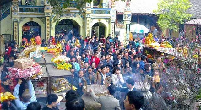 vi-sao-nguoi-xua-day-mung-nam-muoi-bon-ham-ba--di-choi-con-lo-huong-la-di-buon-1