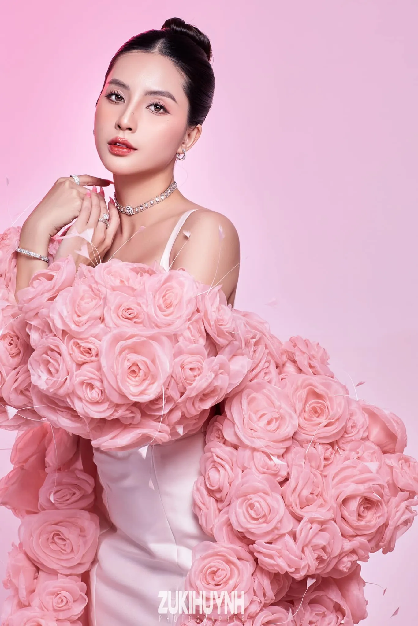 ban-gai-cu-cua-jack-dung-hang-chiec-vay-thi-phi-cua-chi-pu-nhan-sac-lieu-co-lep-ve-truoc-dan-chi-1