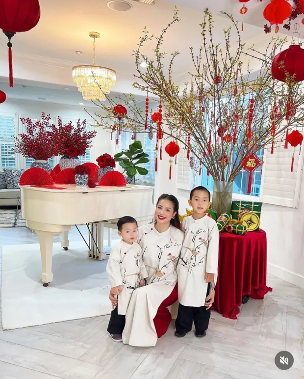 pham-huong-khoe-anh-don-tet-sang-chanh-o-biet-thu-nuoc-ngoai-dien-mao-chong-doanh-nhan-giu-kin-bao-nam-gay-sot-1