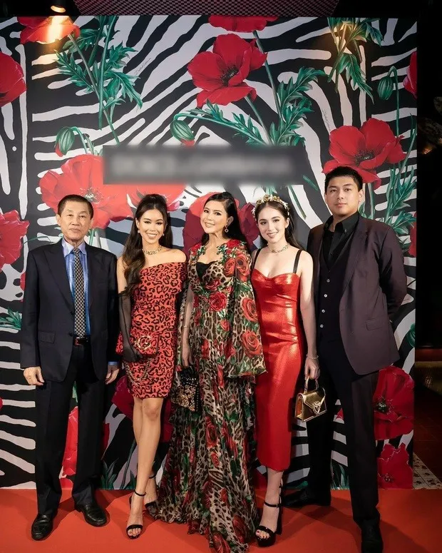 ro-tin-ty-phu-johnathan-hanh-nguyen-sap-co-them-con-dau-moi-nhan-sac-khien-ai-cung-tram-tro-4