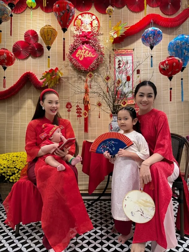 minh-hang-khoe-tien-li-xi-cua-quy-tu-ngay-dau-nam-con-so-khien-ai-cung-hoang-hon-3