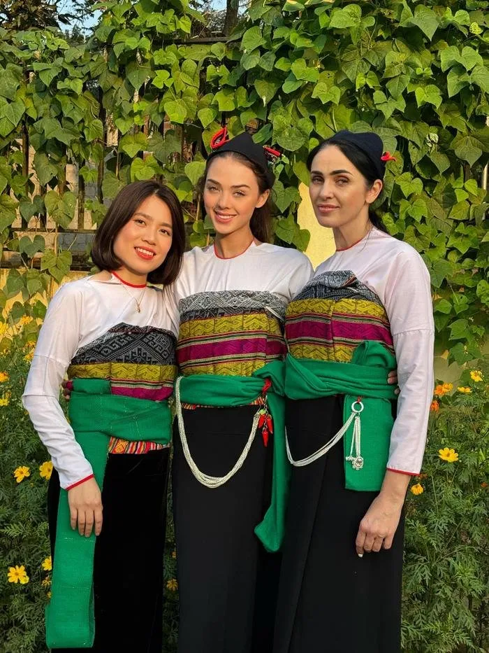 vo-tay-2k-cua-bui-tien-dung-khoe-nhan-sac-10-diem-khi-dien-trang-phuc-cua-nguoi-muong-chuan-dau-viet-nam-2