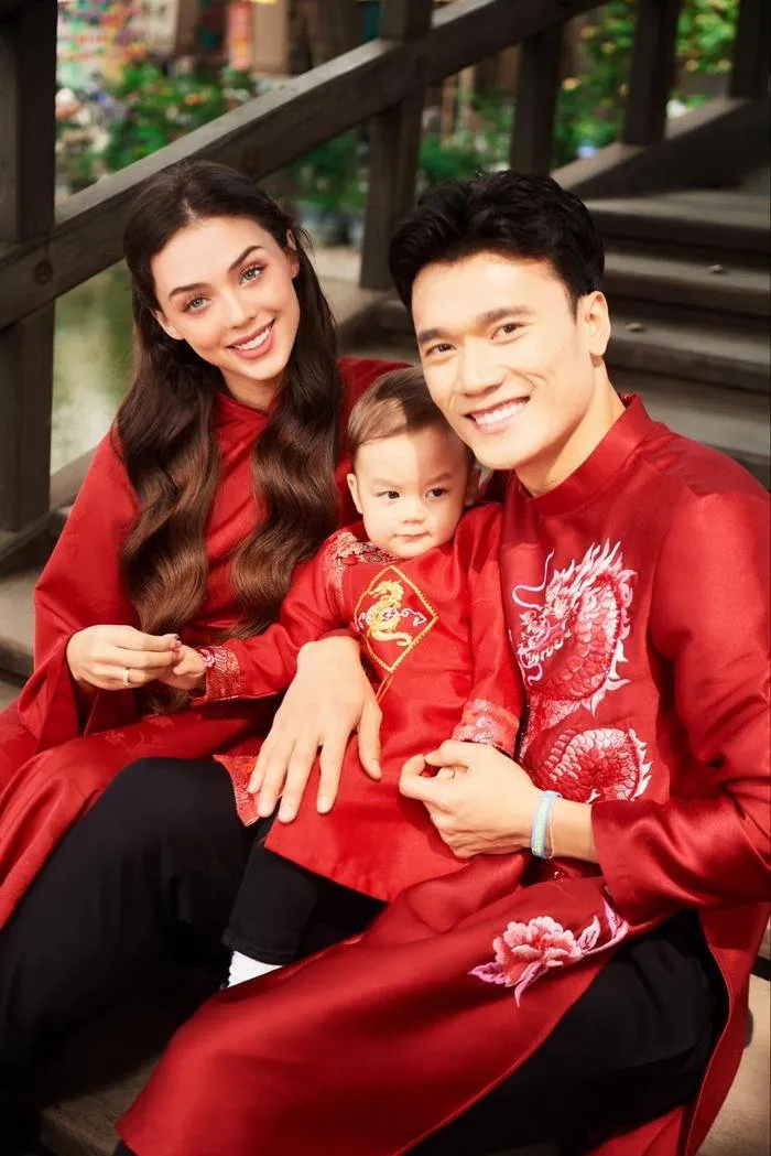 vo-tay-2k-cua-bui-tien-dung-khoe-nhan-sac-10-diem-khi-dien-trang-phuc-cua-nguoi-muong-chuan-dau-viet-nam-4