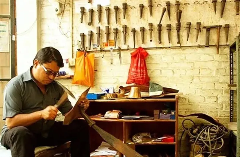 dong-toc-cua-duc-phat-mang-ten-thich-ca-hau-due-den-nay-van-con-ton-tai-lam-1-nghe-cuc-y-nghia-4