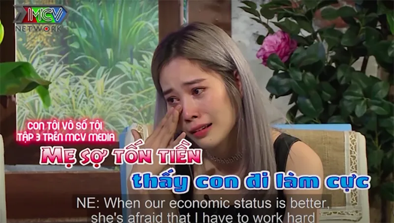 doi-tu-day-nuoc-mat-cua-nam-em-goi-me-la-ba-tam-hoi-han-vi-khong-lam-1-dieu-cho-bo-truoc-luc-mat-4