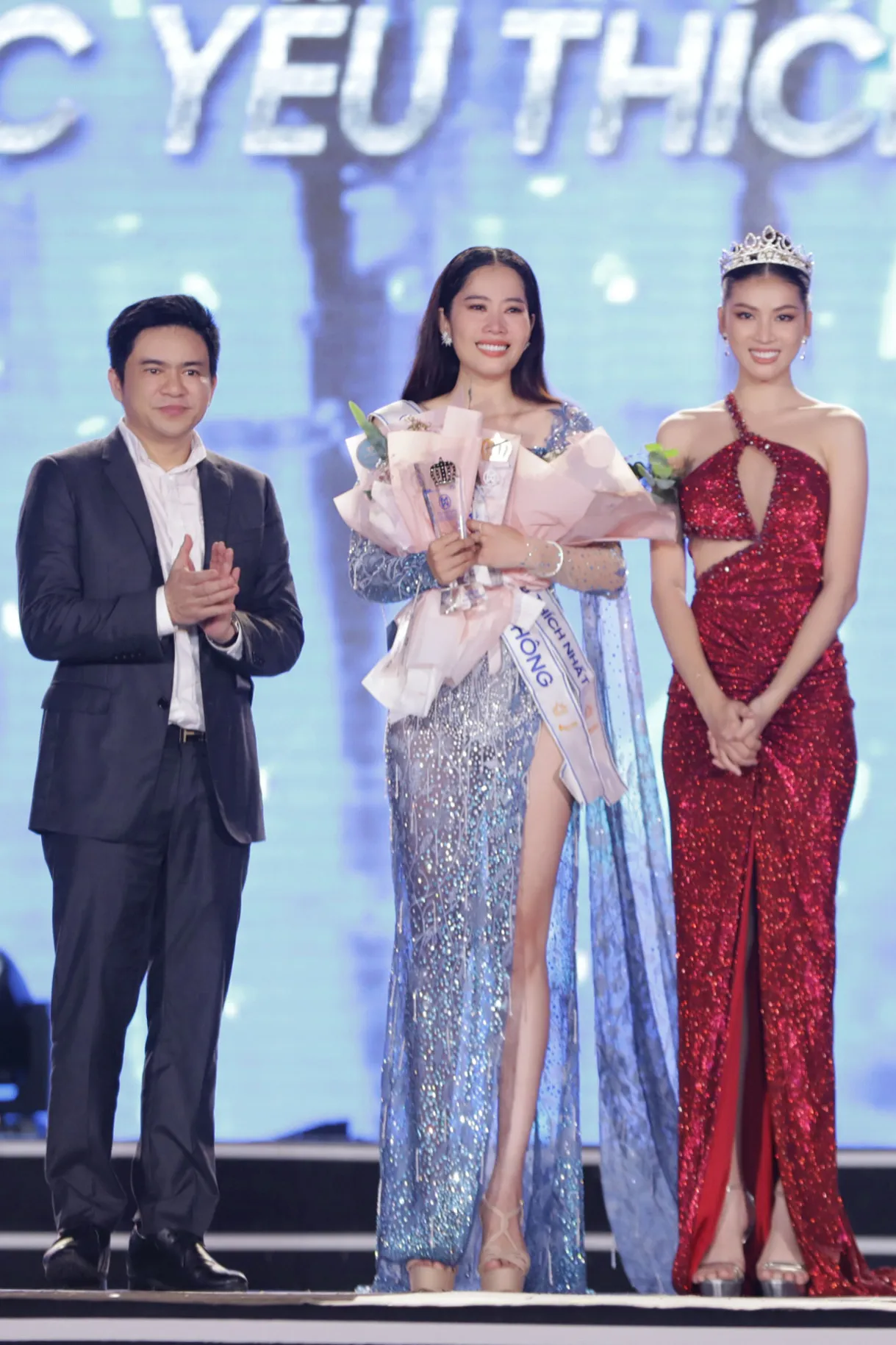 tung-thi-hoa-hau-nhung-nam-em-gio-len-vach-tran-hoa-hau-chi-biet-mua-nha-mua-xe-noi-mot-cau-nhieu-nguoi-nhot-5