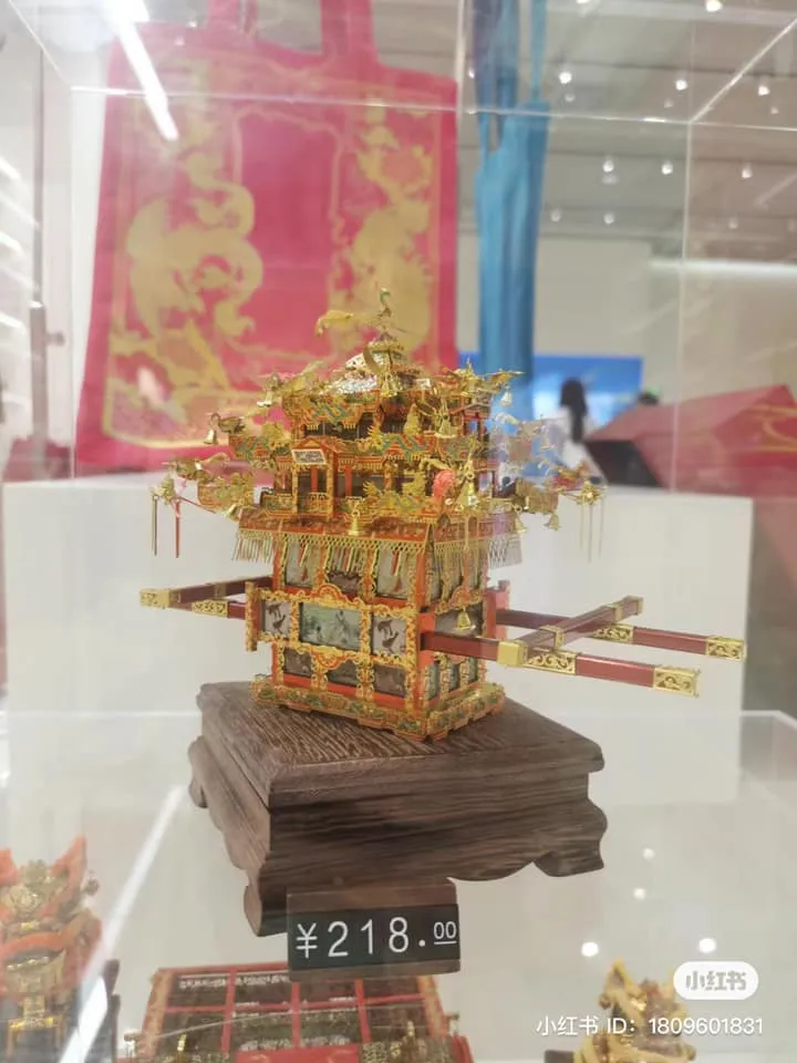 bi-an-kieu-hoa-8-nguoi-khieng-du-xa-hoa-nhung-lai-khong-co-cua-6