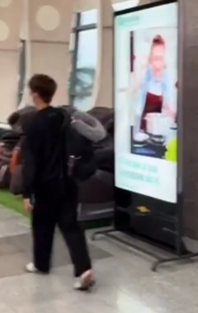 ho-van-cuong-di-dep-le-gian-di-du-hat-moi-dem-duoc-may-tram-trieu-2